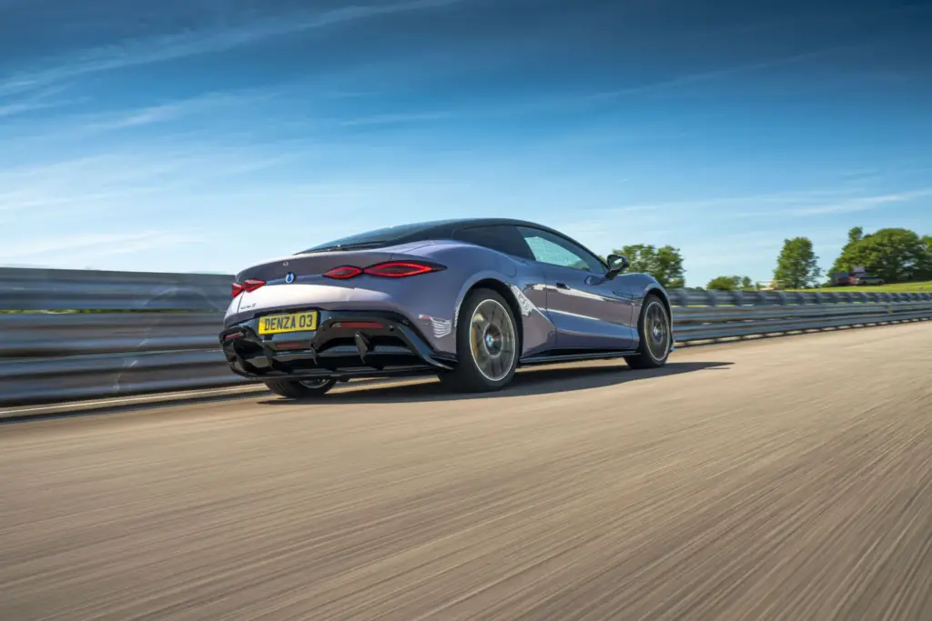 DENZA Z: así es la plataforma e³ que controla más de 1.600 CV gracias al empuje de tres motores eléctricos 3 Motor16 Plataforma e3 Denza 10 Motor16
