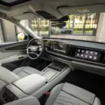El Audi Q7 aterriza en España con más tecnología: cabina digital y asistentes renovados desde 95.630 euros