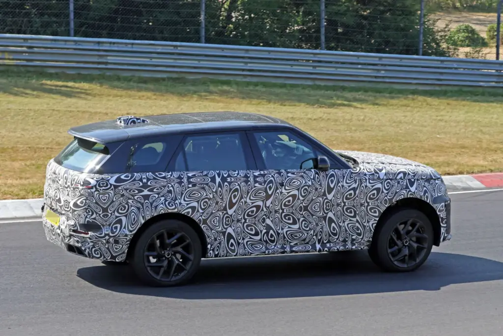 Range Rover Sport 2027 nurburgring espia 11 Motor16