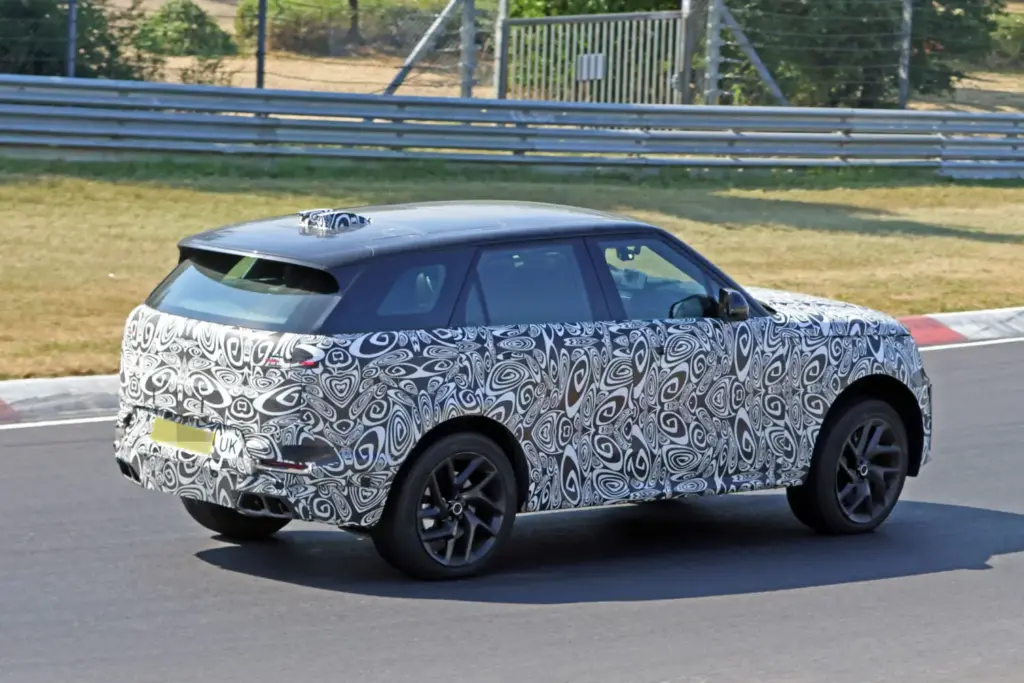Range Rover Sport 2027 nurburgring espia 12 Motor16