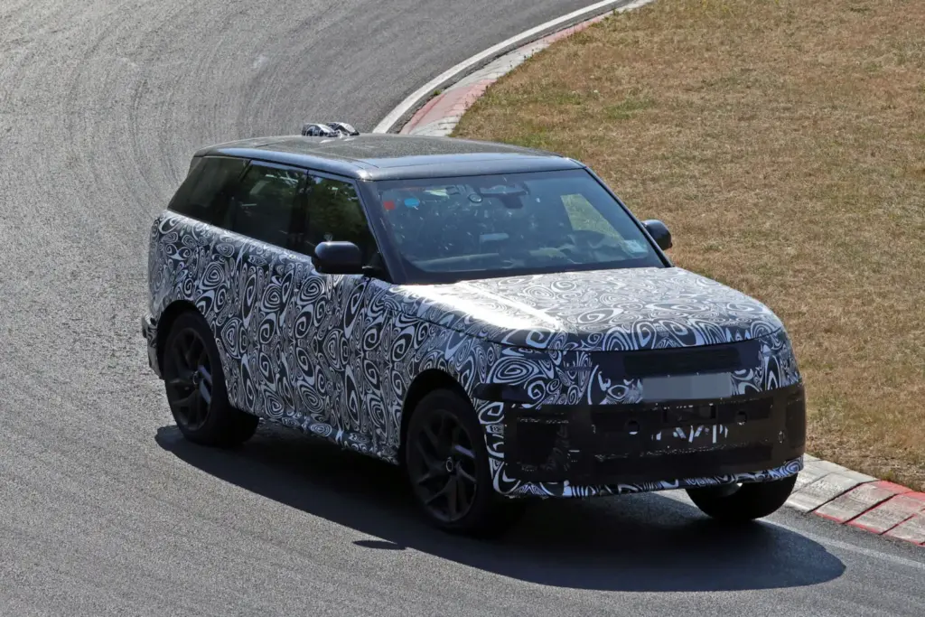 Range Rover Sport 2027 nurburgring espia 3 Motor16
