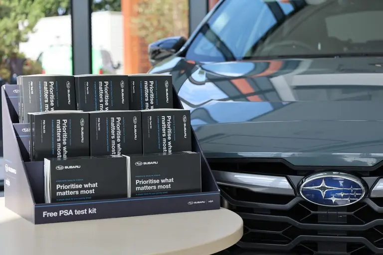 Subaru ayuda en la detección precoz del cáncer de próstata: reparte test gratuitos de PSA en sus concesionarios