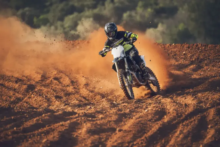 Triumph llama a revisión la TF 450: el fallo del balancín que puede calar el motor