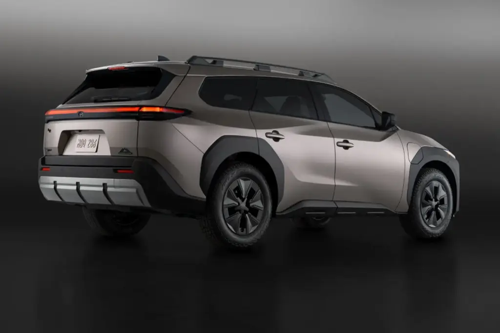 Toyota bZ Woodland: Un SUV eléctrico con alma de Land Cruiser 3 Motor16 Toyota bZ Woodland 2027 11 Motor16