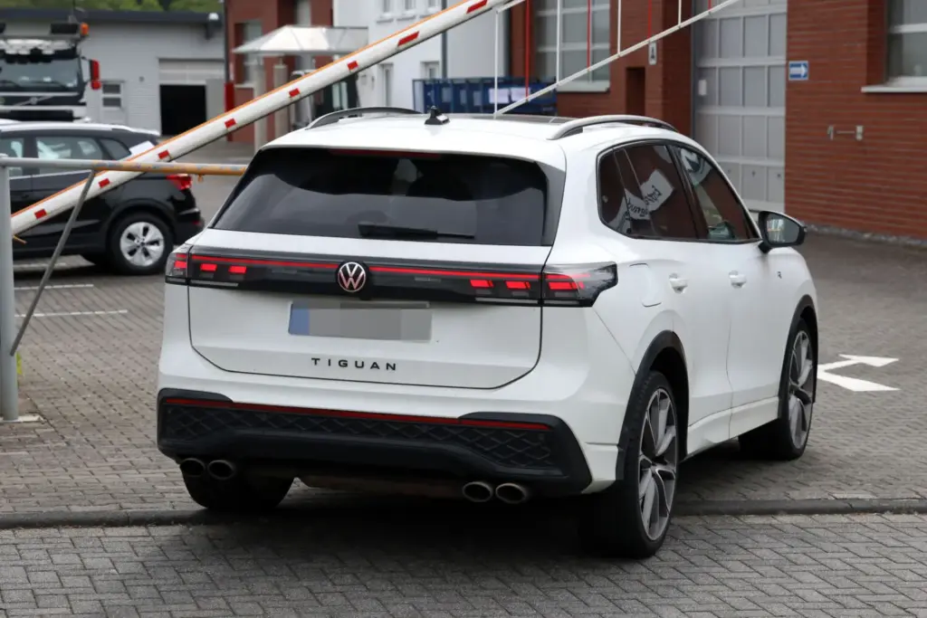 VW Tiguan R 17 Motor16