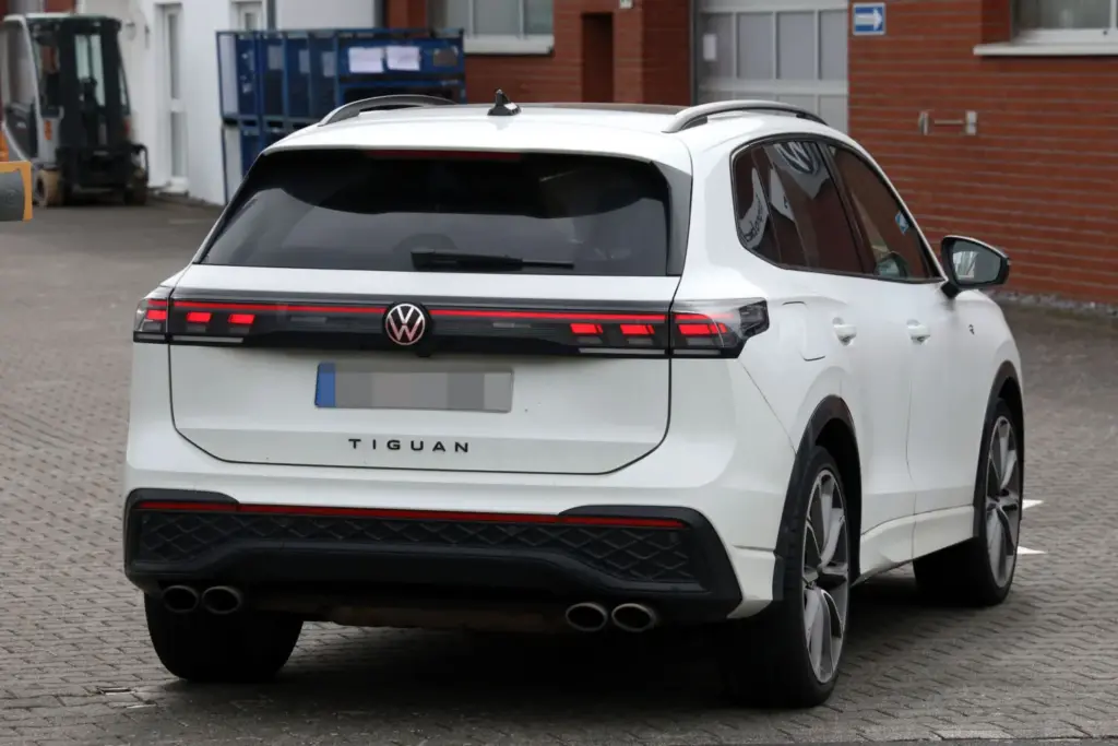 VW Tiguan R 18 Motor16
