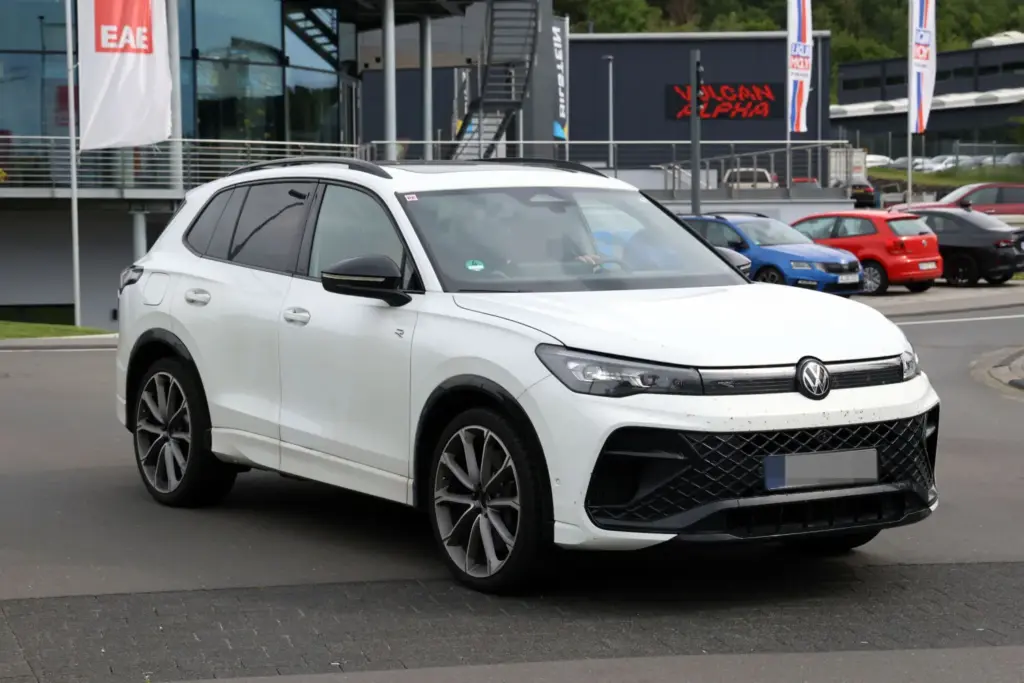 VW Tiguan R 5 Motor16