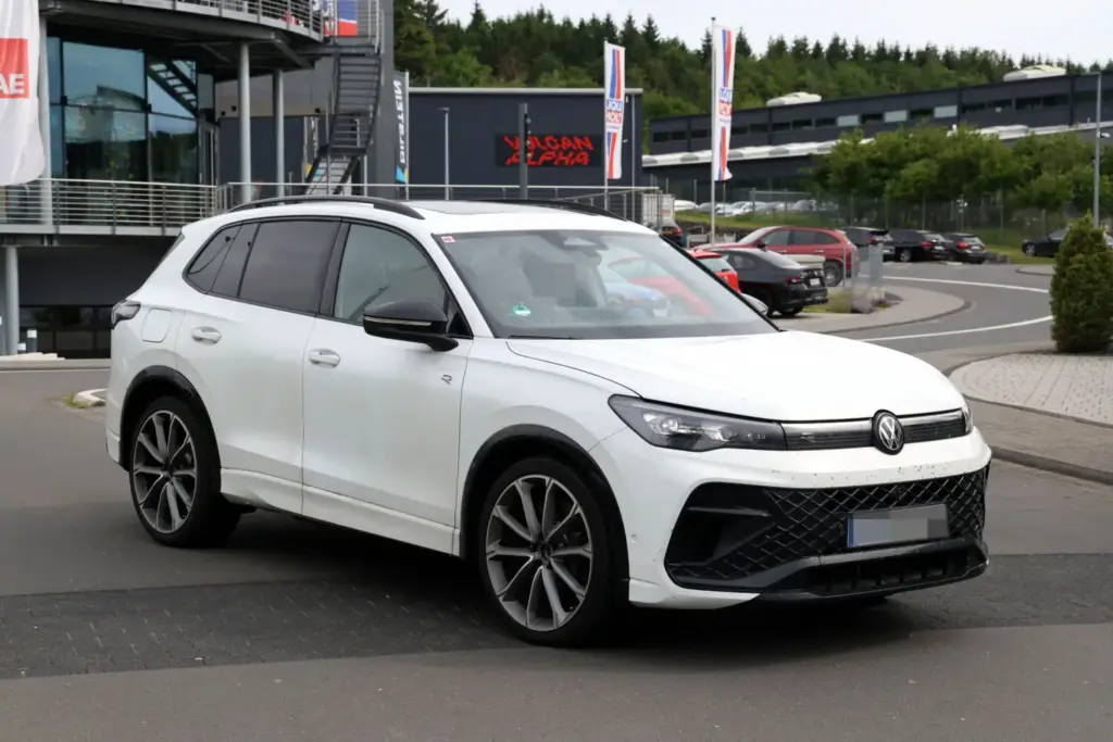 VW Tiguan R 6 Motor16