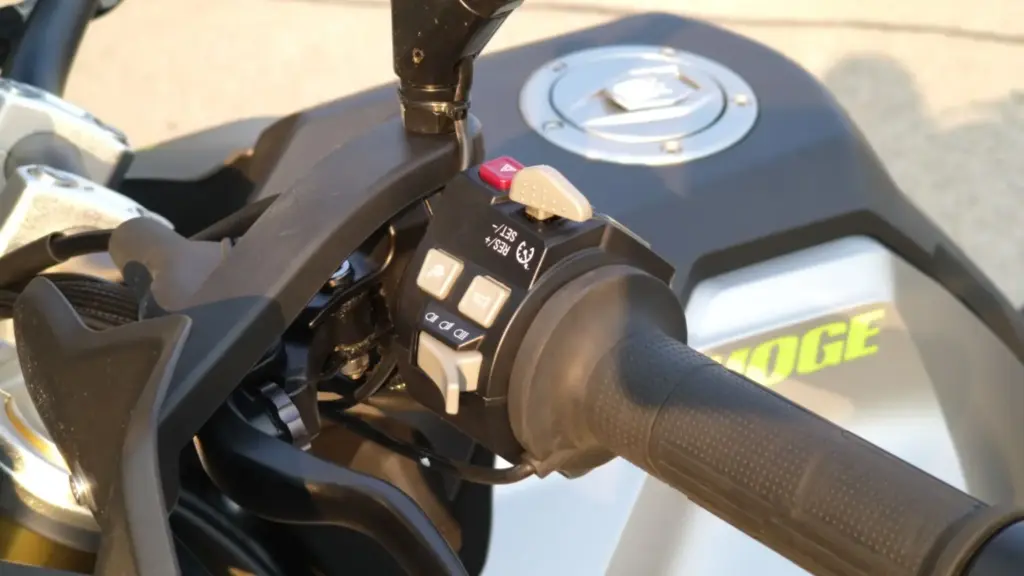 Voge 900DSX prueba 10 Motor16