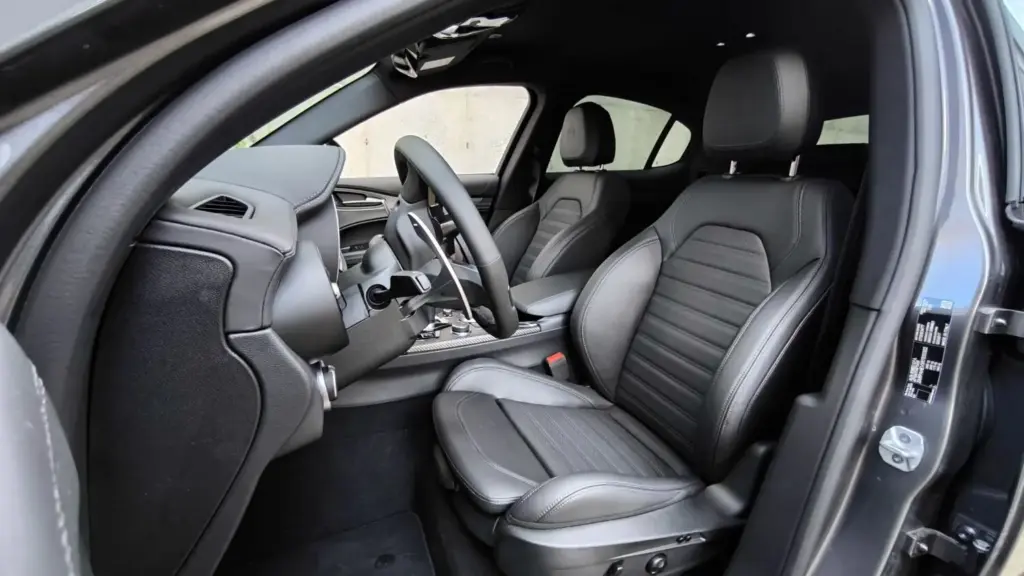 Prueba del Alfa Romeo Stelvio Quadrifoglio: La pureza de la conducción en un SUV único 3 Motor16 Prueba del Alfa Romeo Stelvio Quadrifoglio: La pureza de la conducción en un SUV único