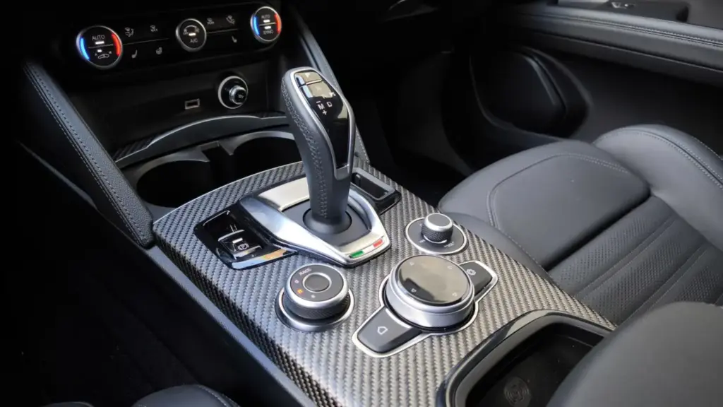 Prueba del Alfa Romeo Stelvio Quadrifoglio: La pureza de la conducción en un SUV único 9 Motor16 alfa romeo stelvio quadrifoglio 12 Motor16