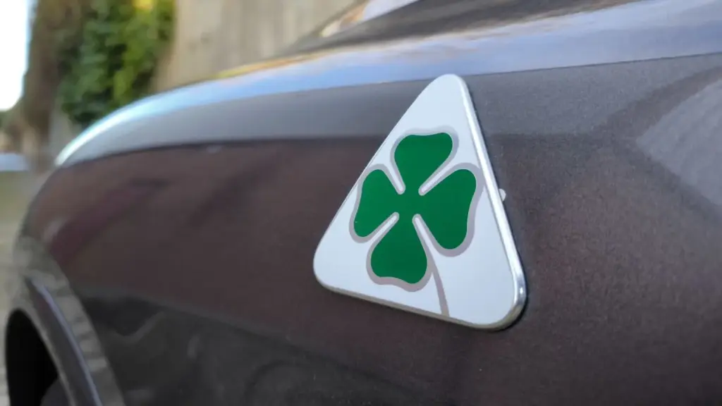 Prueba del Alfa Romeo Stelvio Quadrifoglio: La pureza de la conducción en un SUV único 5 Motor16 Prueba del Alfa Romeo Stelvio Quadrifoglio: La pureza de la conducción en un SUV único