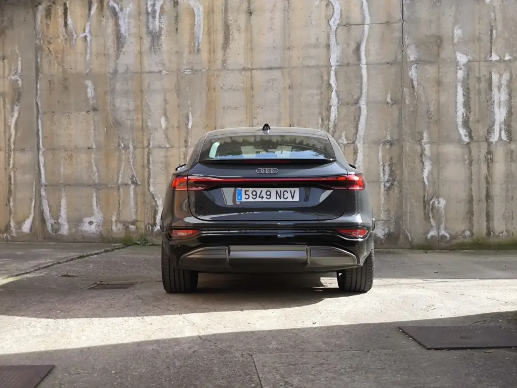 Prueba del Audi Q6 Sportback e-tron S Line 2026: Un paso adelante en la estrategia eléctrica de Audi 2 Motor16 audi q6 sportback e tron performance s line prueba motor 16 pablo j poza 1 Motor16