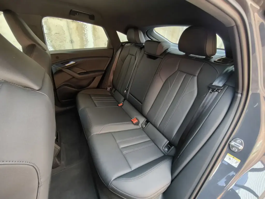 Prueba del Audi Q6 Sportback e-tron S Line 2026: Un paso adelante en la estrategia eléctrica de Audi 5 Motor16 audi q6 sportback e tron performance s line prueba motor 16 pablo j poza 10 Motor16