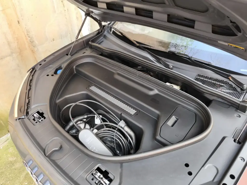 Prueba del Audi Q6 Sportback e-tron S Line 2026: Un paso adelante en la estrategia eléctrica de Audi 8 Motor16 Prueba del Audi Q6 Sportback e-tron: Un paso adelante en la estrategia eléctrica de Audi