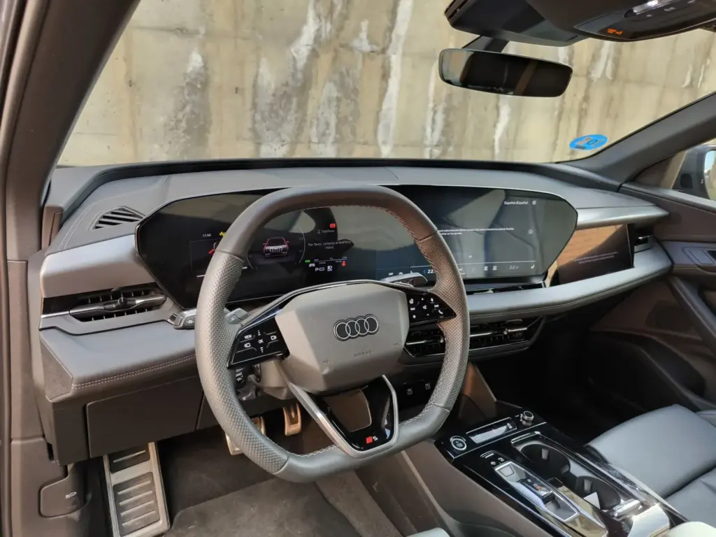 Prueba del Audi Q6 Sportback e-tron S Line 2026: Un paso adelante en la estrategia eléctrica de Audi 3 Motor16 audi q6 sportback e tron performance s line prueba motor 16 pablo j poza 2 Motor16