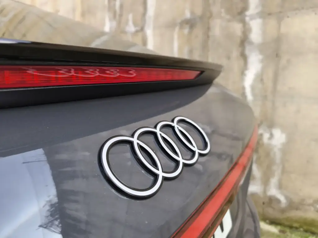 Prueba del Audi Q6 Sportback e-tron S Line 2026: Un paso adelante en la estrategia eléctrica de Audi 17 Motor16 audi q6 sportback e tron performance s line prueba motor 16 pablo j poza 4 Motor16