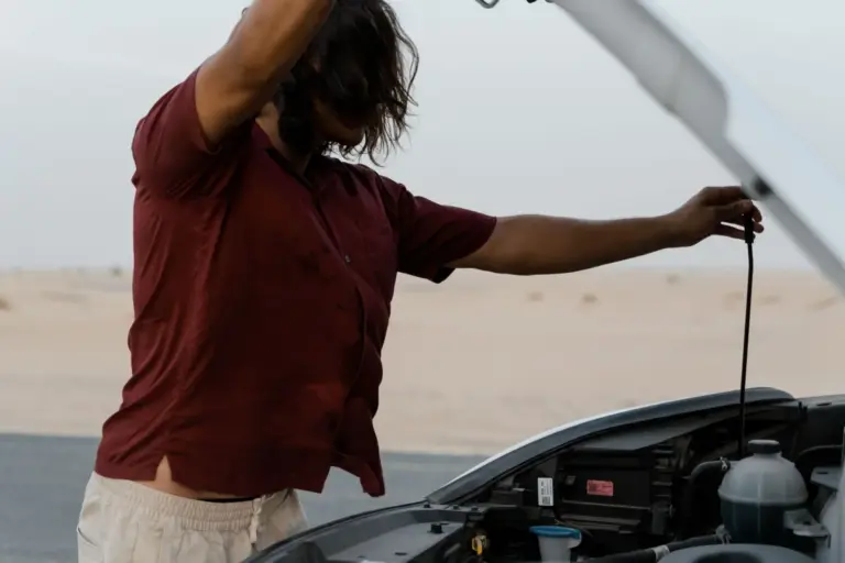 Averías coche verano: el calor las dispara un 50% y la asistencia del seguro crece un 25%