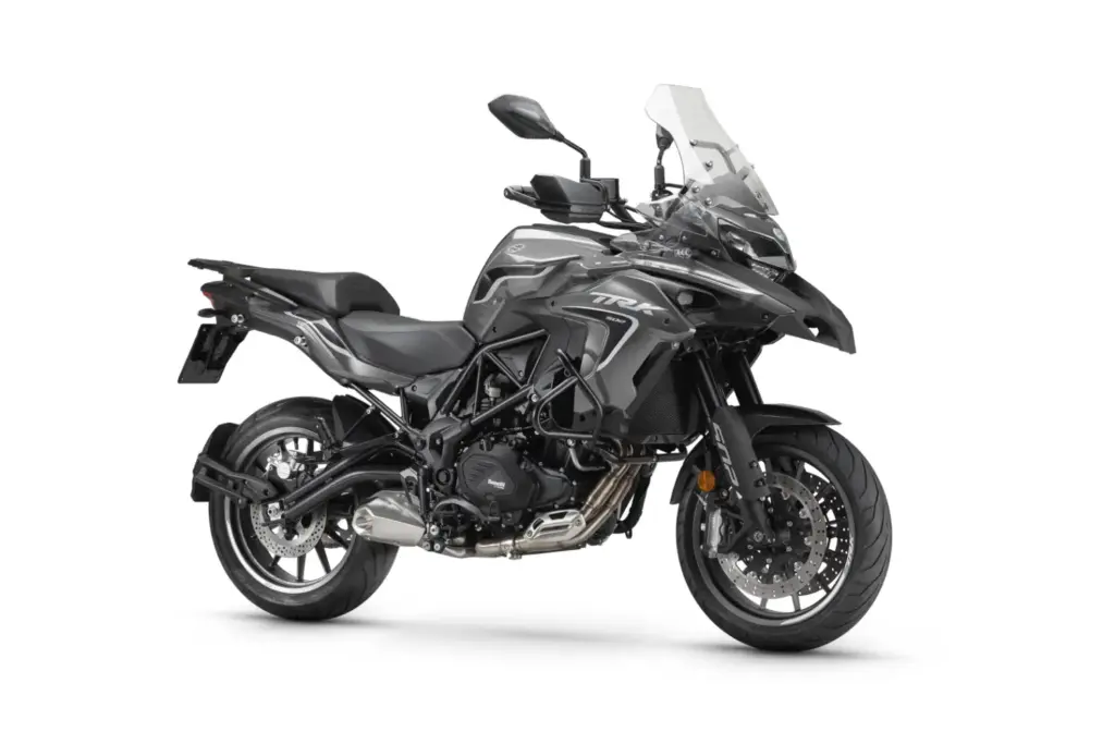Mejor trail para el carnet A2: ¿Es la Honda NX500 la opción ideal? Estas son sus 6 rivales 7 Motor16 benelli trk 502 Motor16