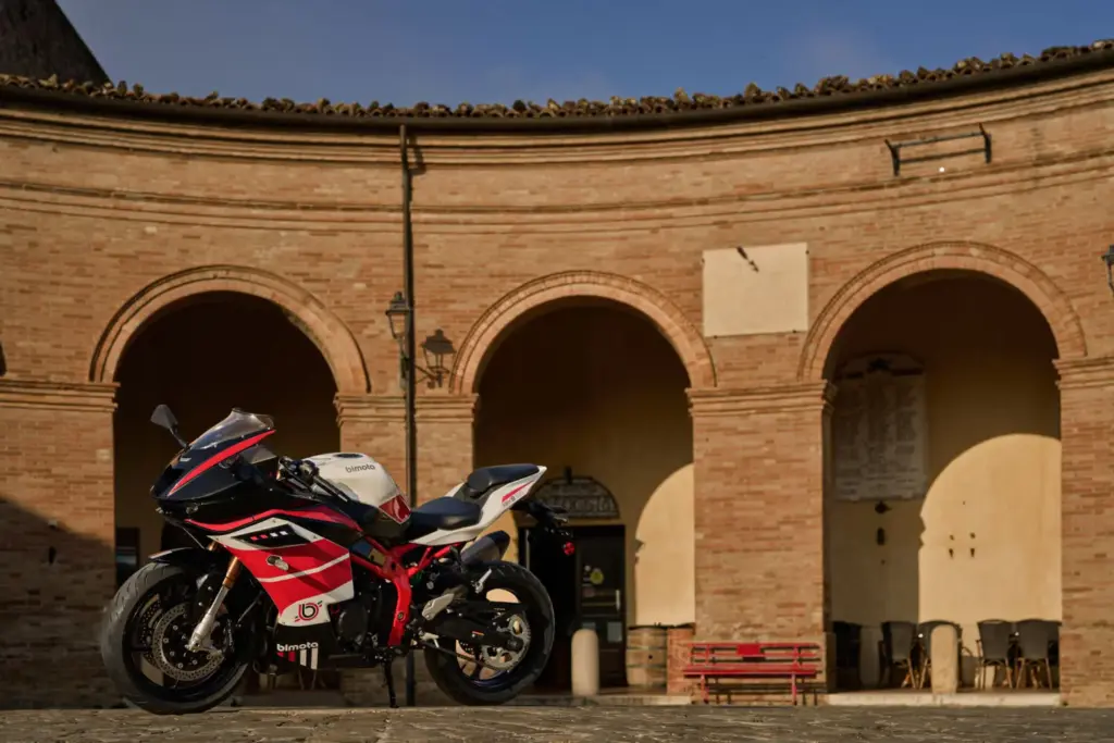 Bimota KB399: la puerta de entrada al exclusivo universo de Rimini 12 Motor16 bimota KB399 2026 8 Motor16