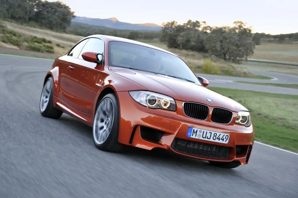 BMW Serie 1: de la tracción trasera a la era digital en cuatro actos 24 Motor16 bmw serie 1 historia 10 Motor16