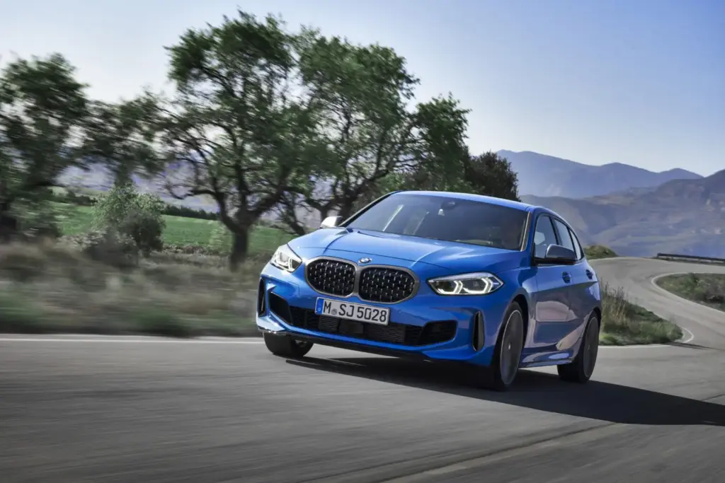 BMW Serie 1: de la tracción trasera a la era digital en cuatro actos 12 Motor16 bmw serie 1 historia 23 Motor16