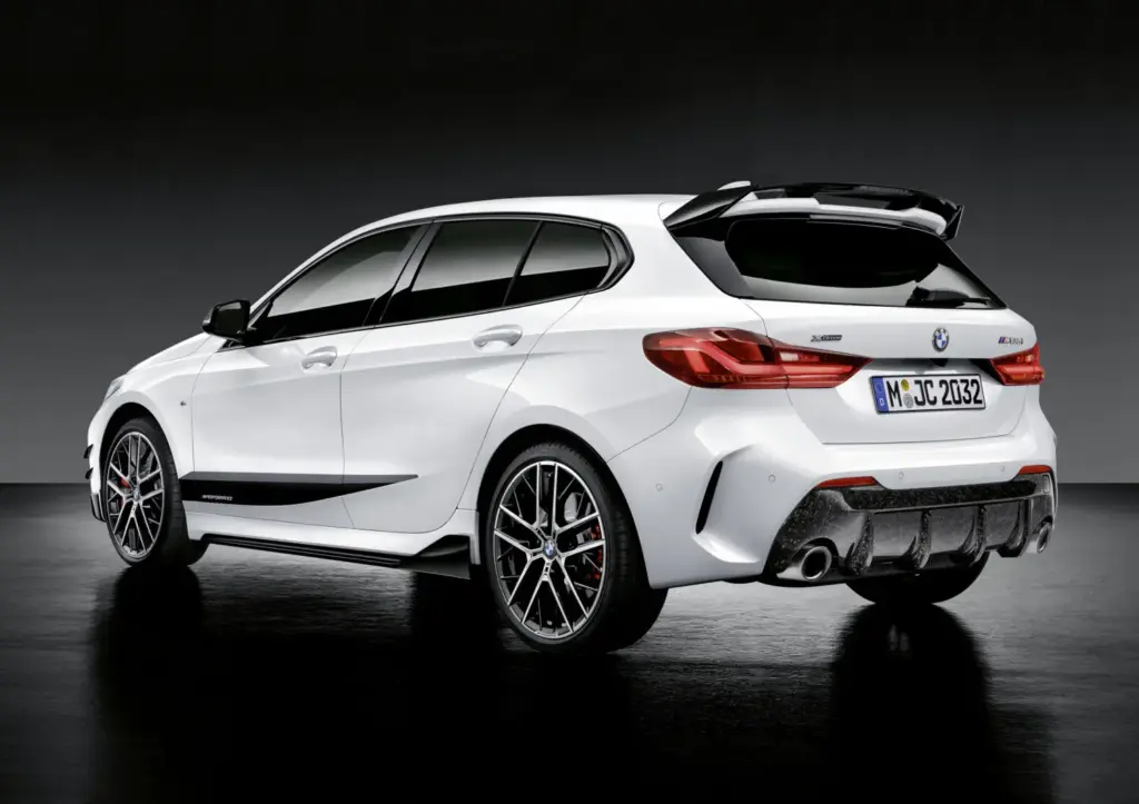 BMW Serie 1: de la tracción trasera a la era digital en cuatro actos 10 Motor16 BMW Serie 1: de la tracción trasera a la era digital en cuatro generaciones