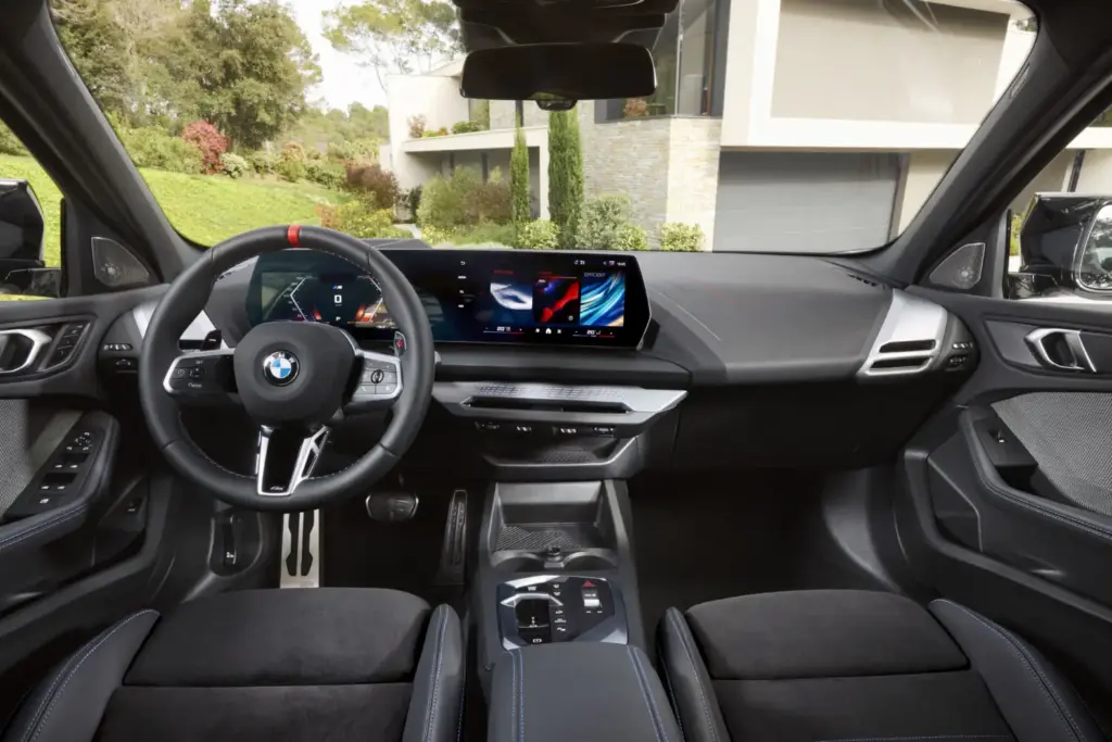 BMW Serie 1: de la tracción trasera a la era digital en cuatro actos 4 Motor16 BMW Serie 1: de la tracción trasera a la era digital en cuatro generaciones