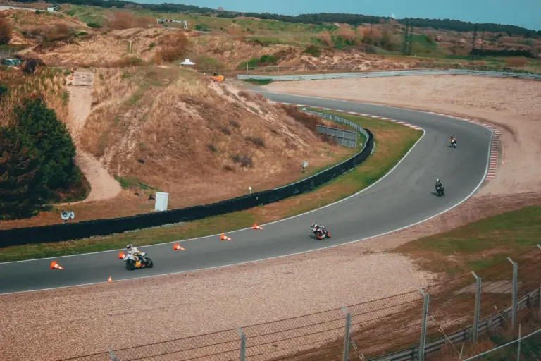 Bultaco Rally GT 300: la adventure que ya rueda en circuito y confirma su regreso