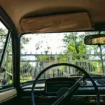 Cómo colocar el parasol del coche: el error que deja el interior a 70 grados en plena ola de calor
