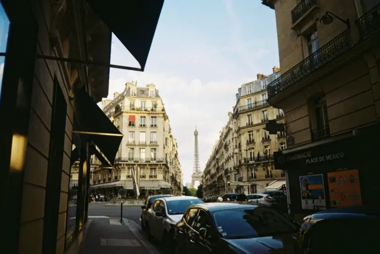 Conducir en Francia: requisitos, Crit’Air obligatoria y multas por alcohol o velocidad