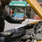 IA alquiler coches: cómo detecta rozaduras y genera reclamaciones automáticas de 440 dólares