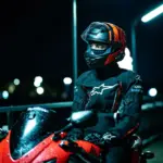 Un neurocirujano avisa: la importancia del casco de moto para salvar tu cerebro