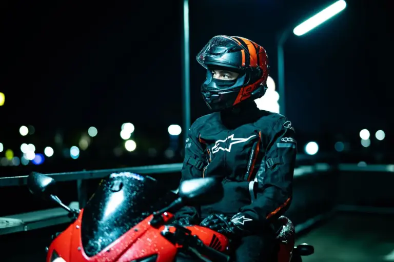 Un neurocirujano avisa: la importancia del casco de moto para salvar tu cerebro