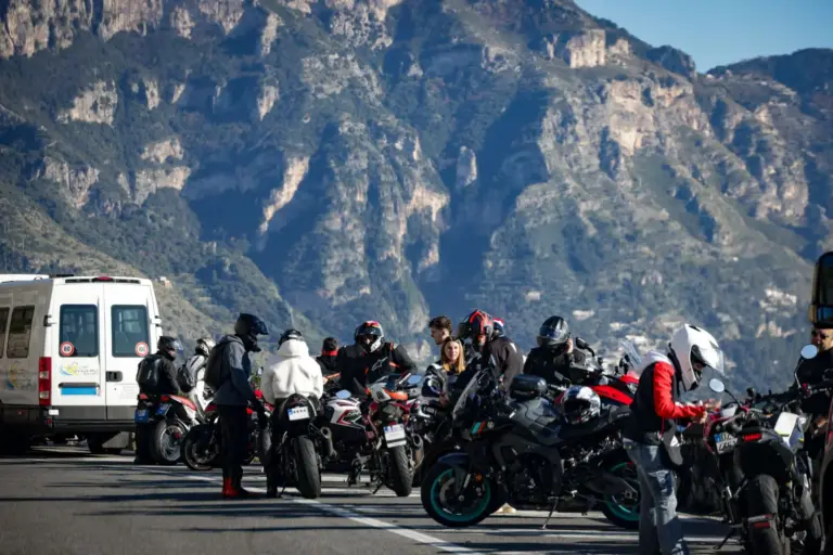 Kawasaki Versys 900 cazada en Europa: la trail del motor Z900 apunta al EICMA