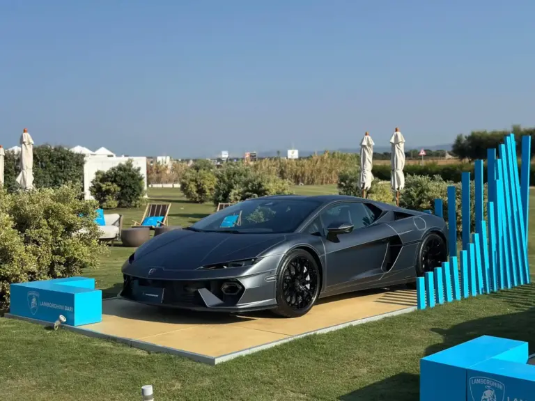Lamborghini aterriza en Marbella con Driven by Color, su gira estival por el Mediterráneo