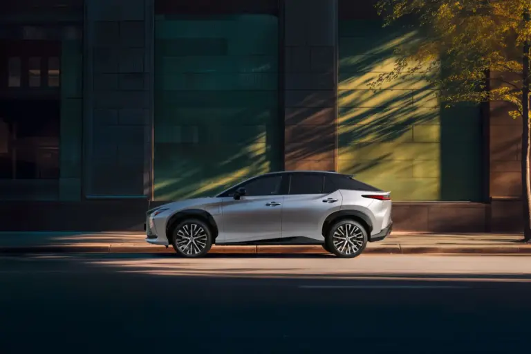 El Lexus RZ 350e puede beneficiarse de las ayudas Auto+ de hasta 3.900 euros
