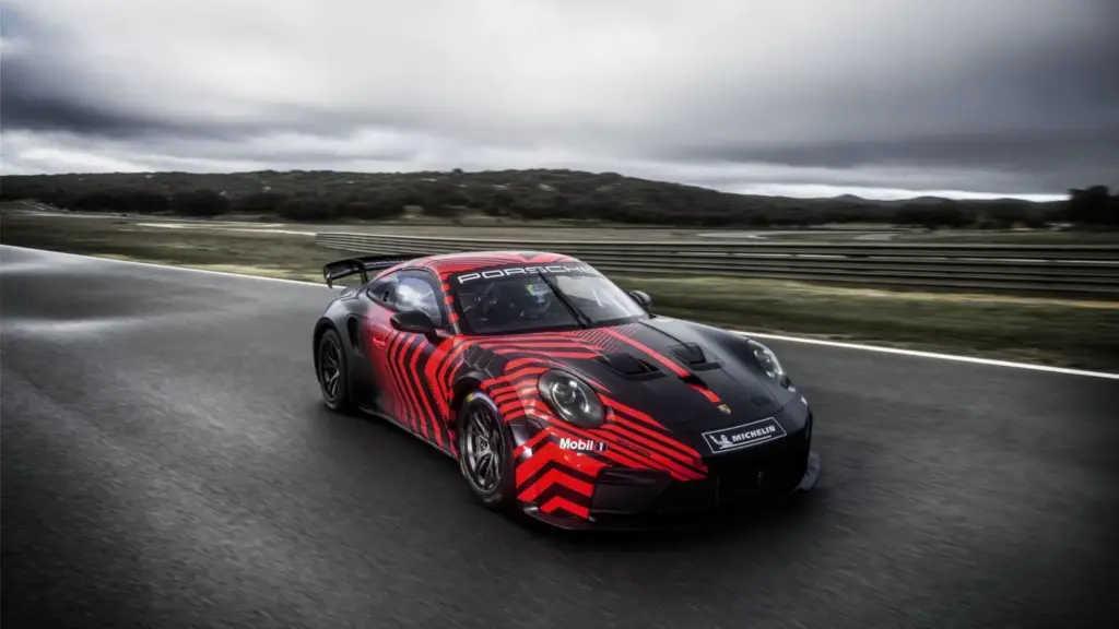 Porsche 911 Challenge: Un 992.2 de carreras derivado del GT3 de serie 11 Motor16 porsche 911 challenge 16 Motor16