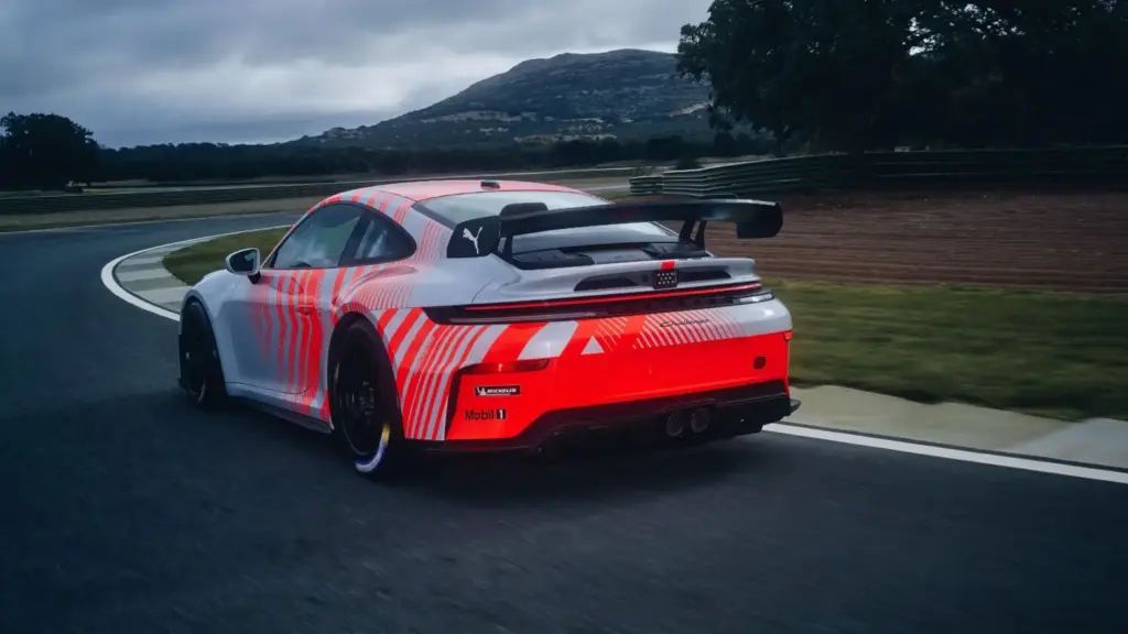 Porsche 911 Challenge: Un 992.2 de carreras derivado del GT3 de serie 3 Motor16 porsche 911 challenge 3 Motor16