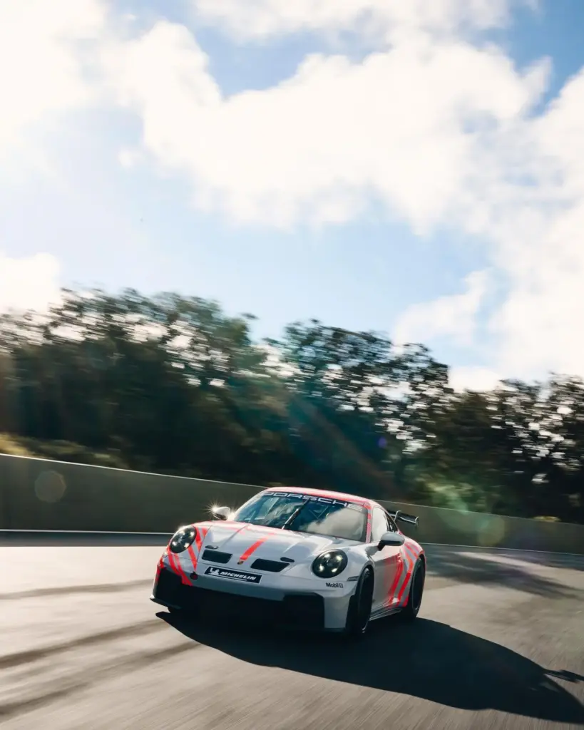 Porsche 911 Challenge: Un 992.2 de carreras derivado del GT3 de serie 19 Motor16 porsche 911 challenge 5 Motor16