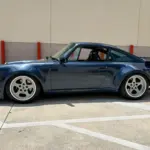 Este Porsche 911 Turbo 930 tiene 580 CV, dos turbos y algo más