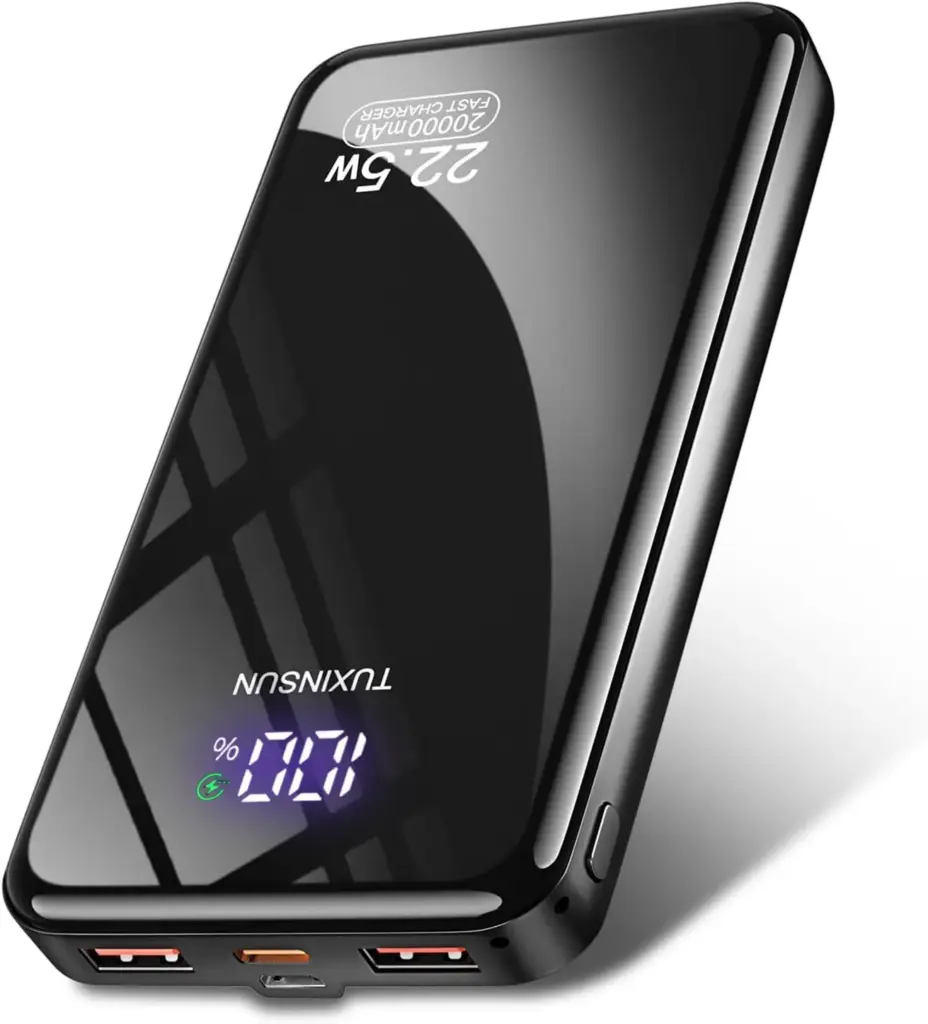 Amazon reúne los productos que necesitas para hacer el Camino de Santiago 15 Motor16 power bank. Amazon