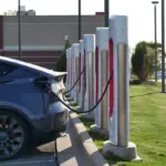 Renault Mégane E-Tech estrena batería con más autonomía y carga del 10 al 80% en 30 minutos