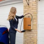 Seguro de coche eléctrico: coberturas específicas que elevan la prima hasta un 30 %