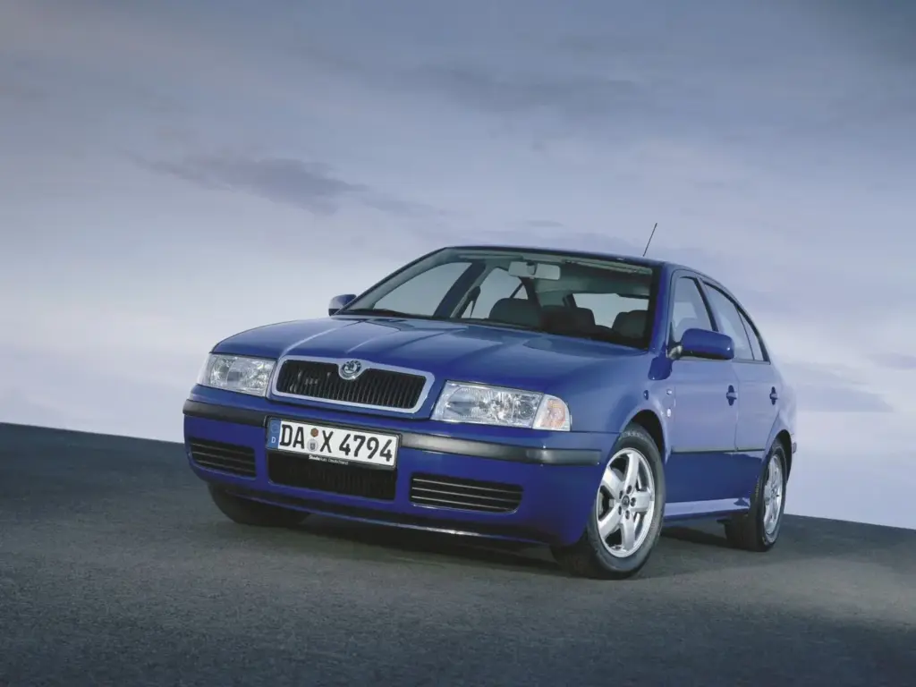 Škoda Octavia: tres décadas y 7,9 millones de unidades del modelo que redefinió la marca 1 Motor16 Škoda octavia 30 aniversario