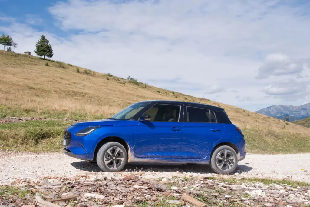 suzuki swift 4x4 offroad 4 Motor16