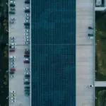 Techo solar para coches eléctricos: Fuyao lanza la placa que añade hasta 22 km de autonomía al día