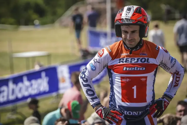 Toni Bou acaricia el 40º título mundial de trial con su quinto pleno en Cahors