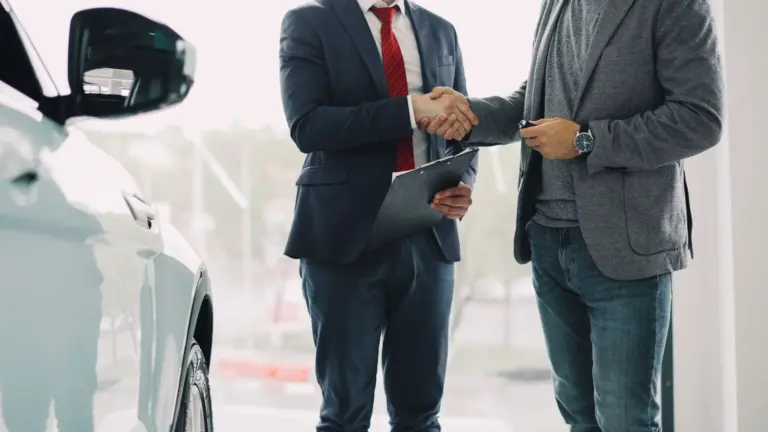 Vender coche sin seguro: qué dice la ley y cómo recuperar la prima no consumida
