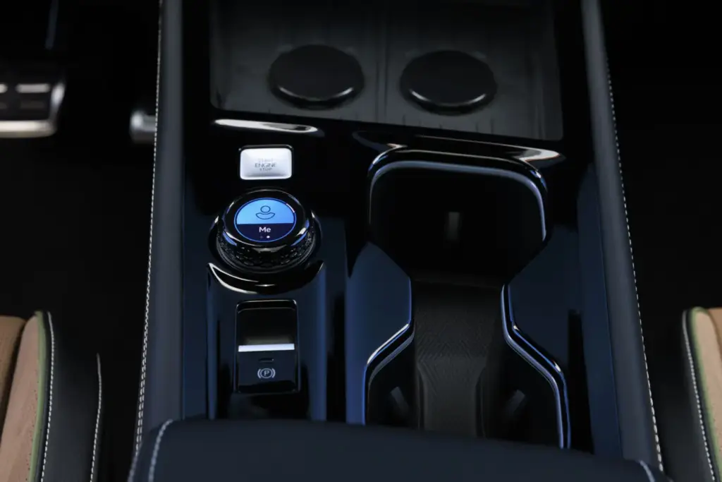Volkswagen Atlas Cross Sport 2027: Nuevo diseño y motor más potente para este SUV de gran formato 15 Motor16 Volkswagen Atlas Cross Sport 2027: Nuevo diseño y motor más potente para este SUV de gran formato